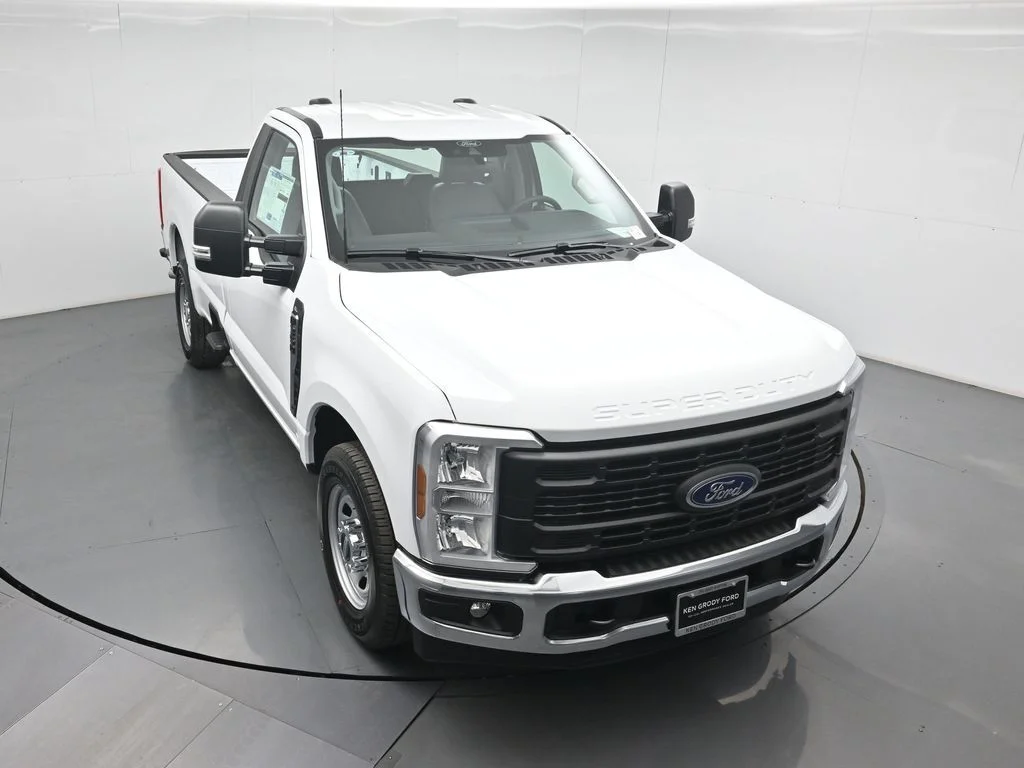 New 2026 Oxford White Ford XL image 28