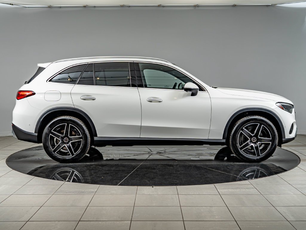 Used 2026 Polar White Mercedes-Benz GLC 300 image 4