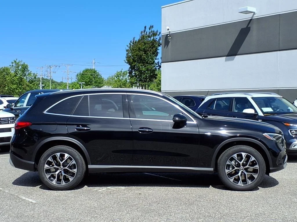 New 2025 Black Mercedes-Benz GLC 350 image 6
