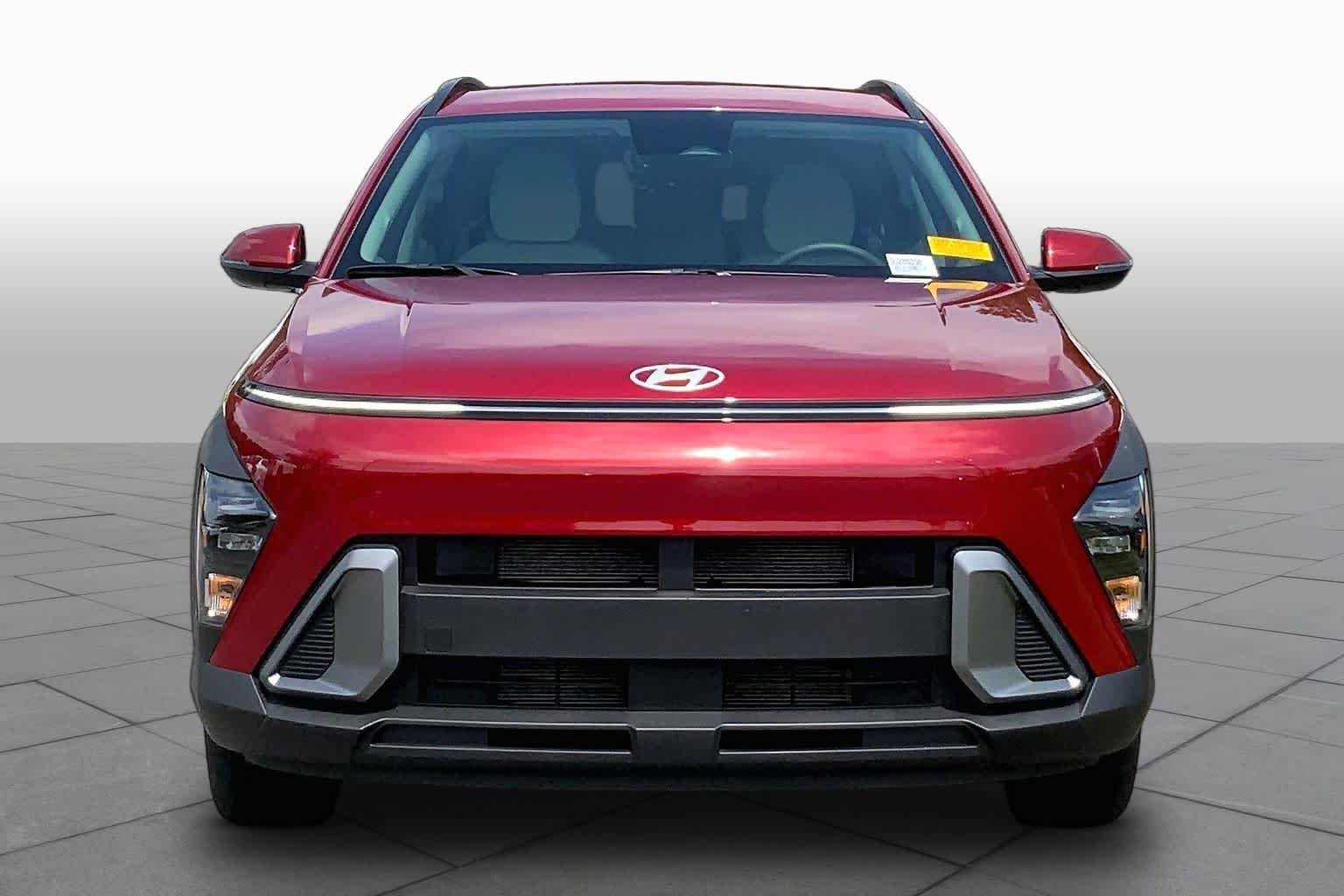 Used 2025 Ultimate Red Metallic Hyundai SEL Convenience image 4