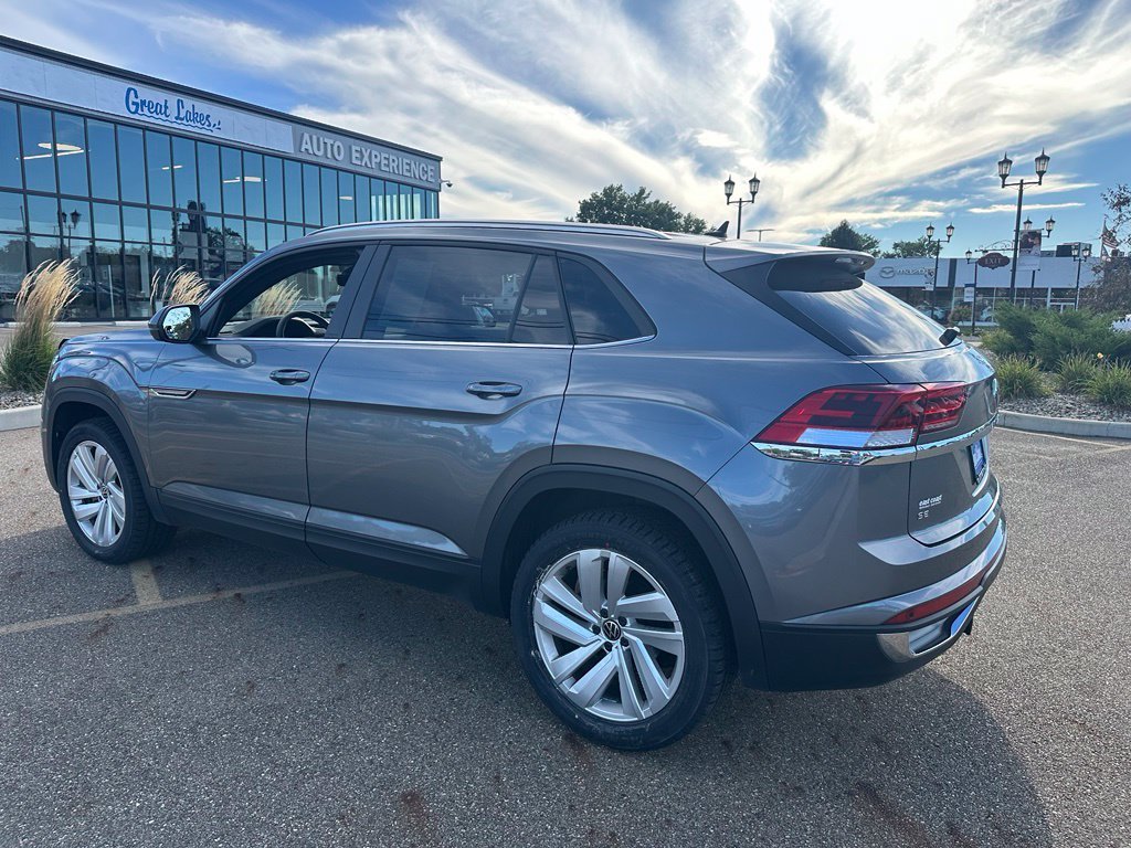 Certified Used 2023  Volkswagen 2.0T SE w/Technology image 6