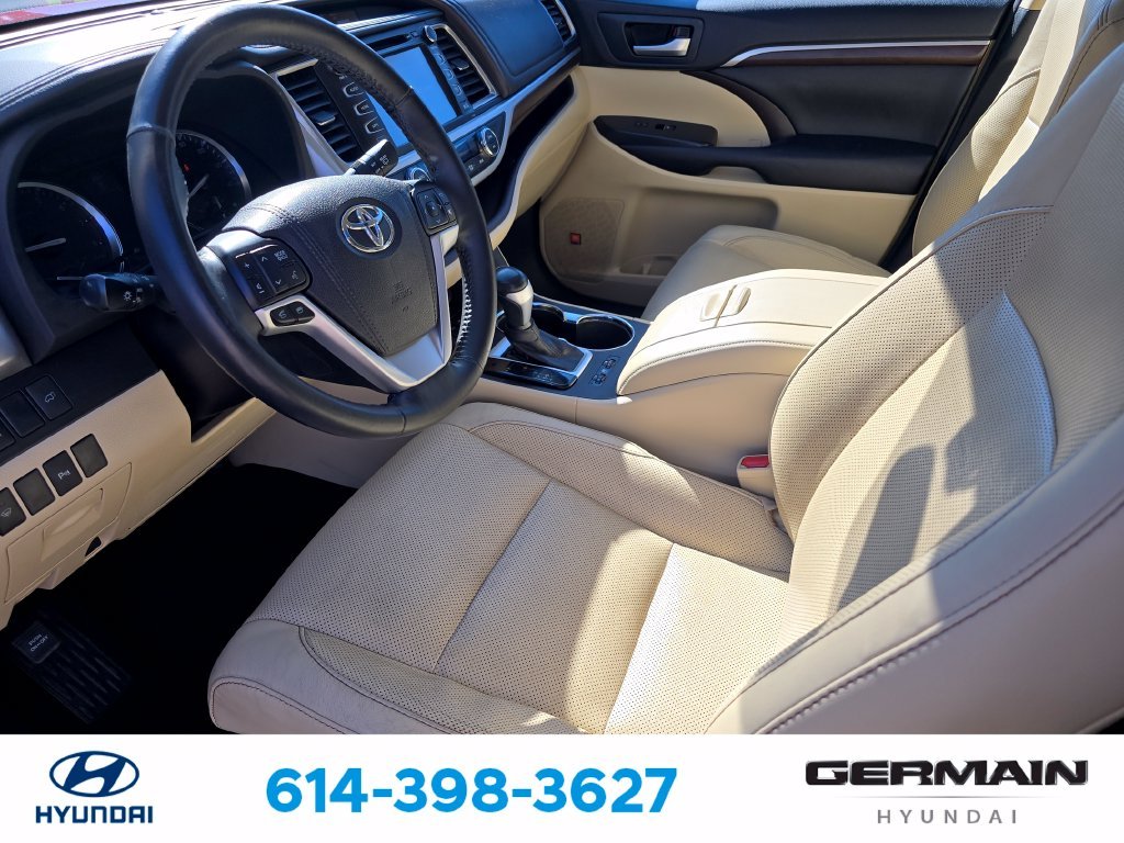 Used 2016 Red Toyota Limited image 18