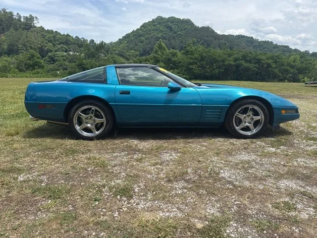 Used 1992  Chevrolet Base image 9
