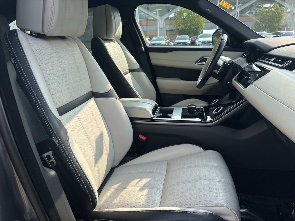 Used 2018  Land Rover HSE R-Dynamic image 11