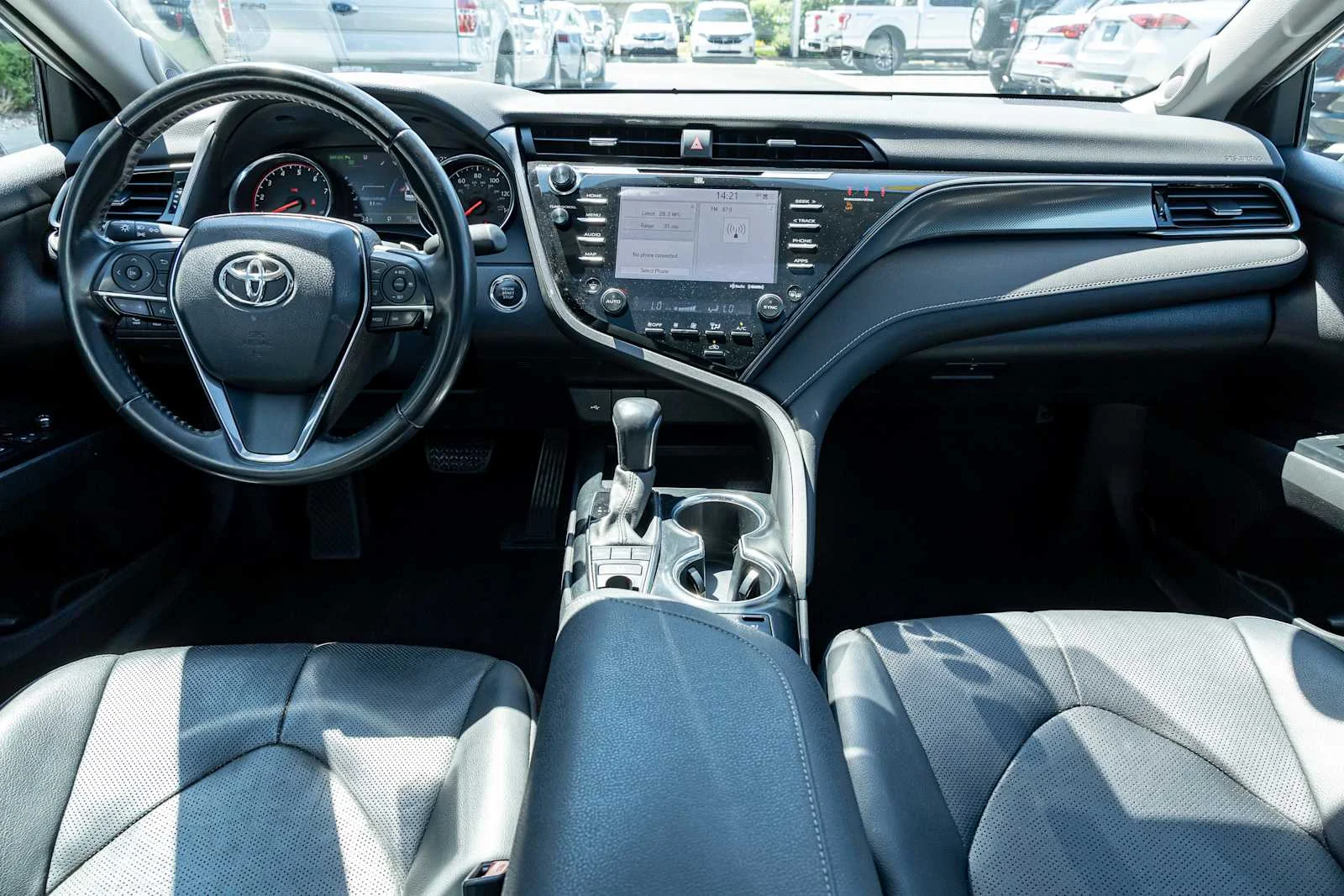 Used 2020 Wind Chill Pearl Toyota XSE V6 image 9