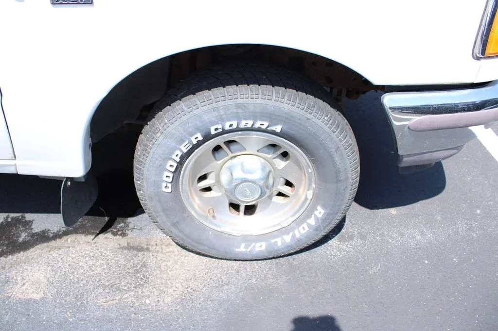 Used 1997  Ford XL image 5