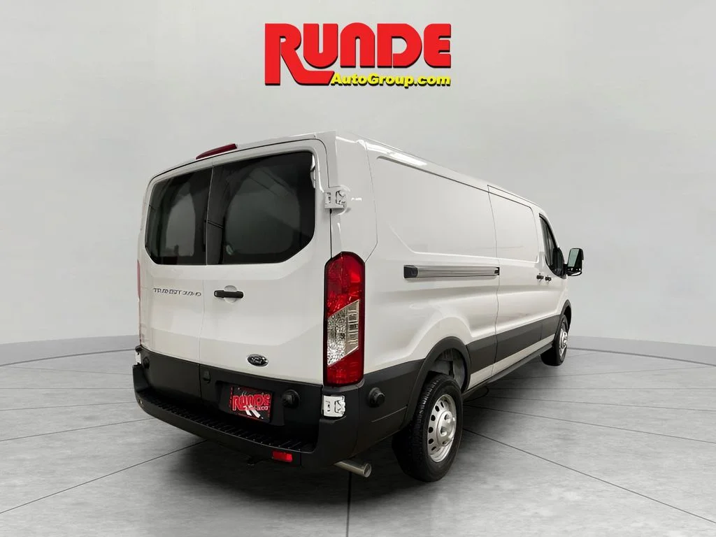 Used 2024 Oxford White Ford Base w/9,950 lb. GVWR image 5