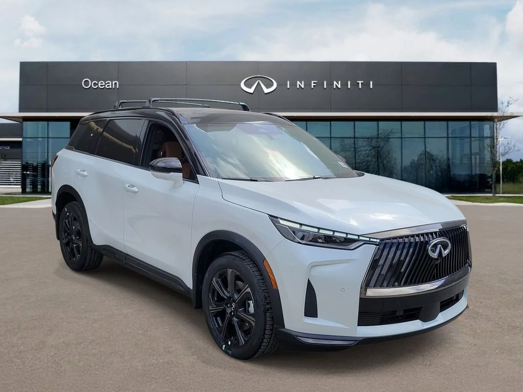 New 2027 2T RAD WHT INFINITI Autograph AWD image 2