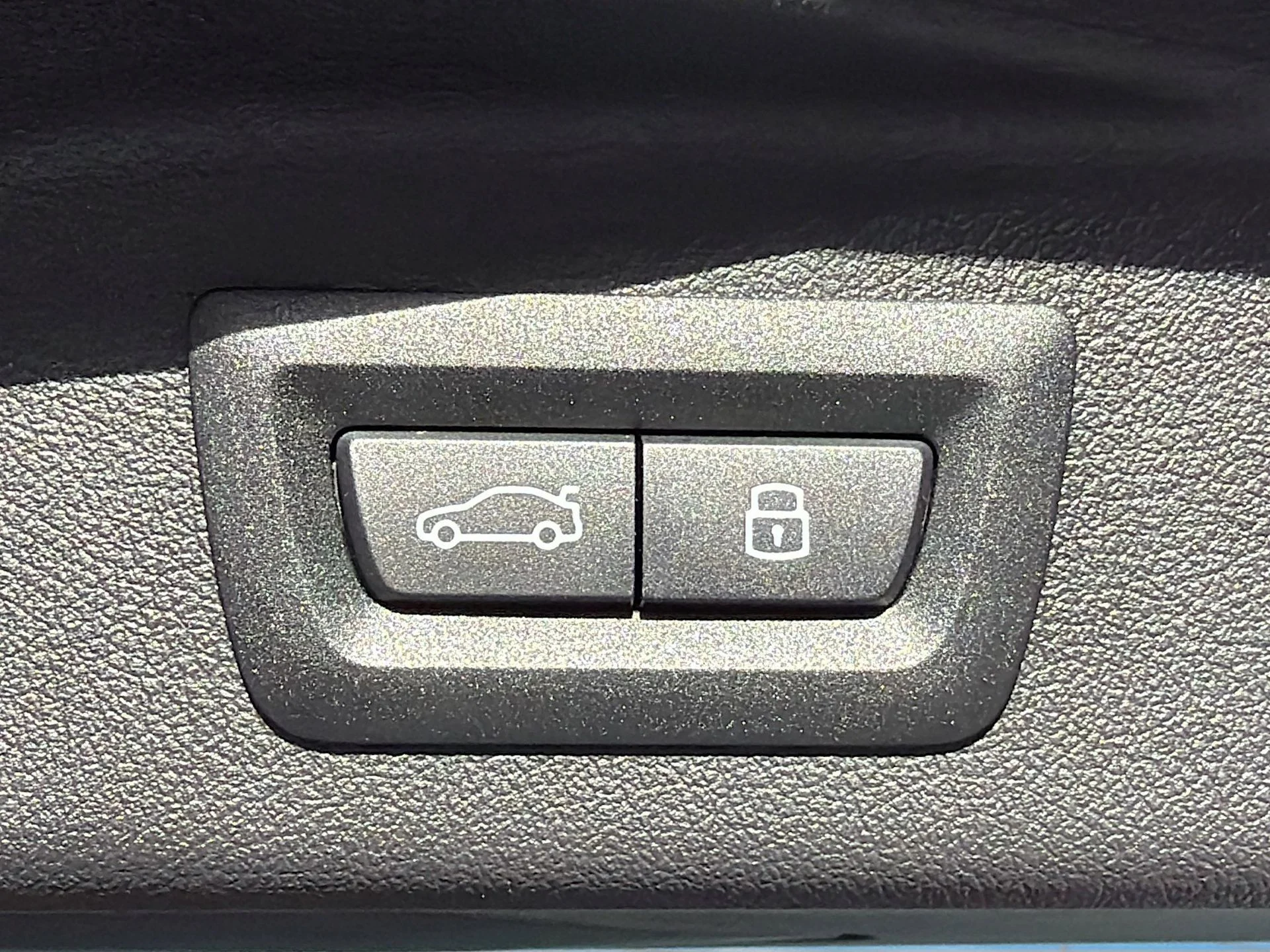 New 2027 Brooklyn Grey Metallic BMW xDrive40i image 13