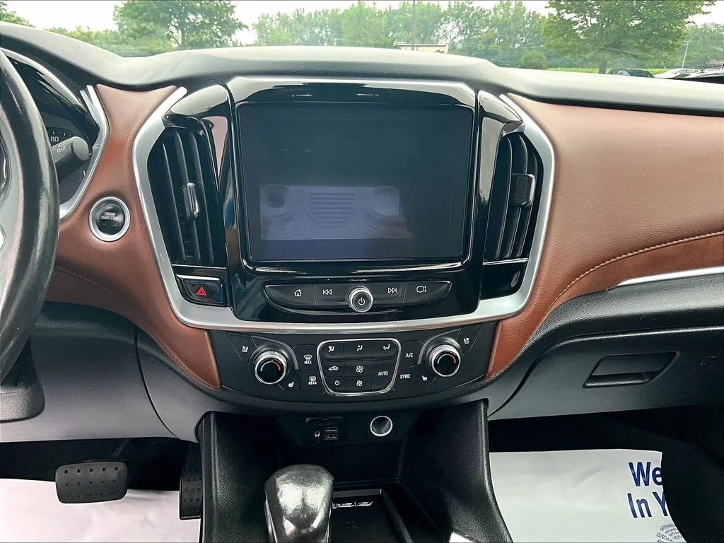 Used 2021 White Chevrolet High Country image 31