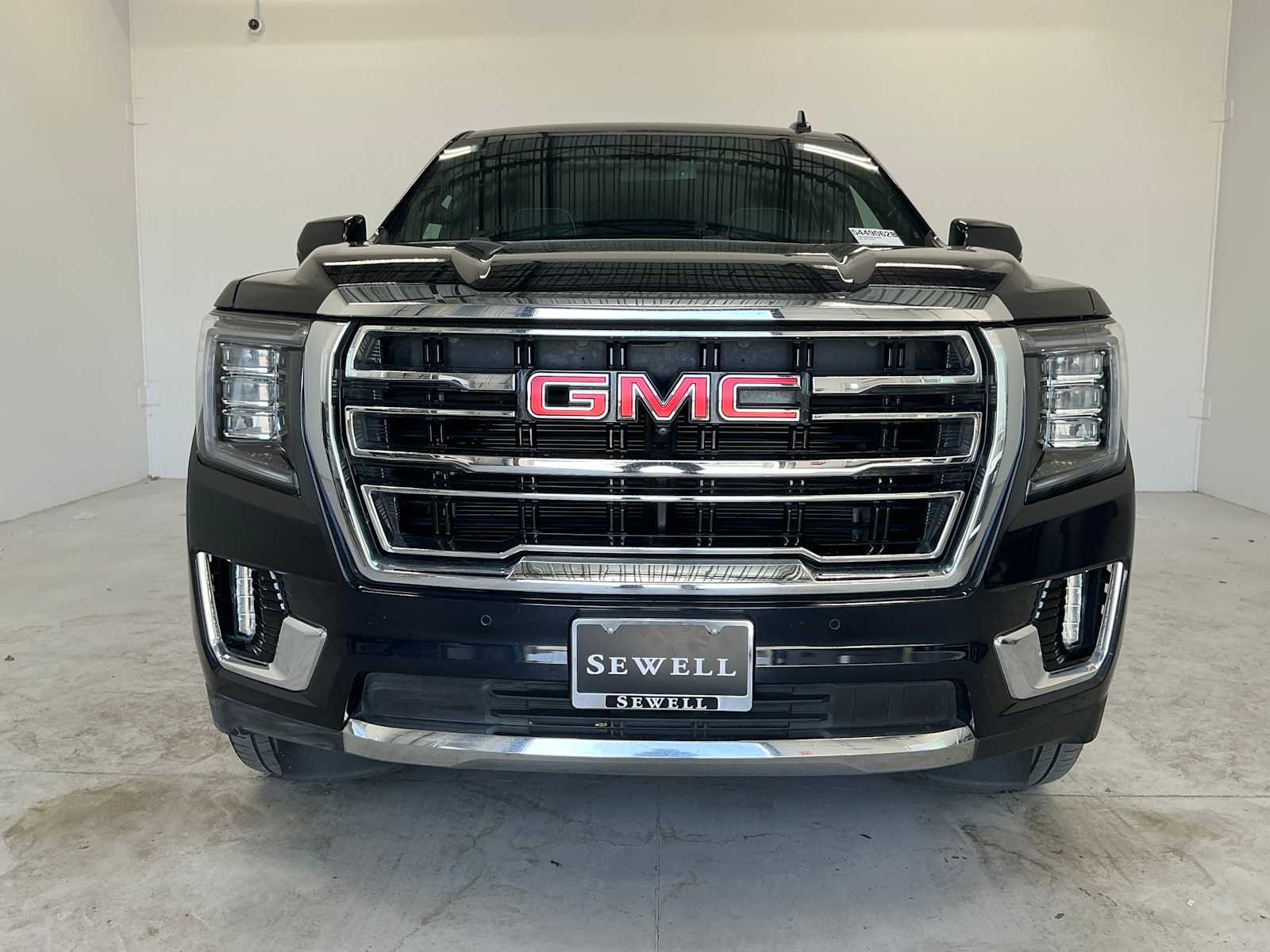 Used 2021 Midnight Blue Metallic GMC SLT image 2