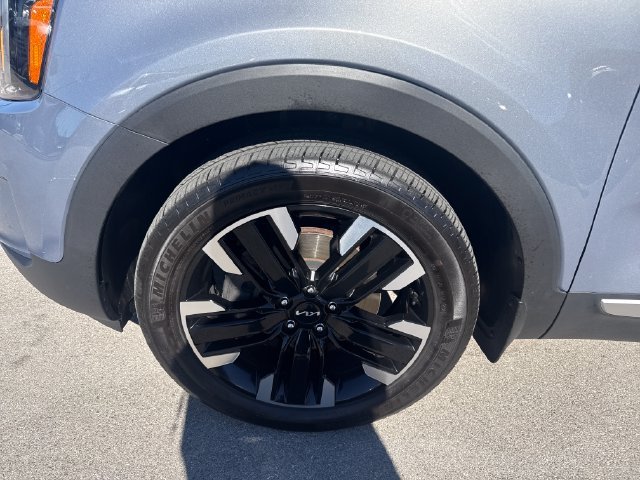Used 2024 Silver Kia SX image 10