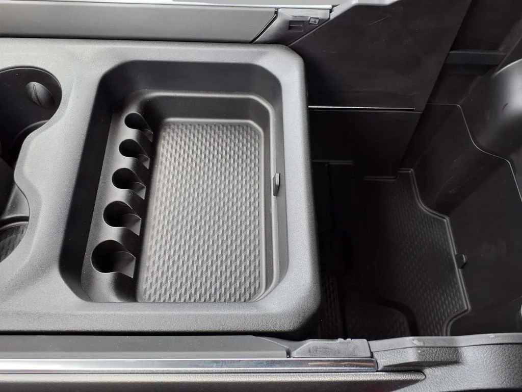 New 2026 Bright White Clear-Coat Exterior Paint RAM Laramie image 11