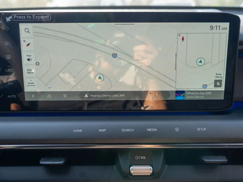New 2026 Wolf Gray Kia Land AWD image 30