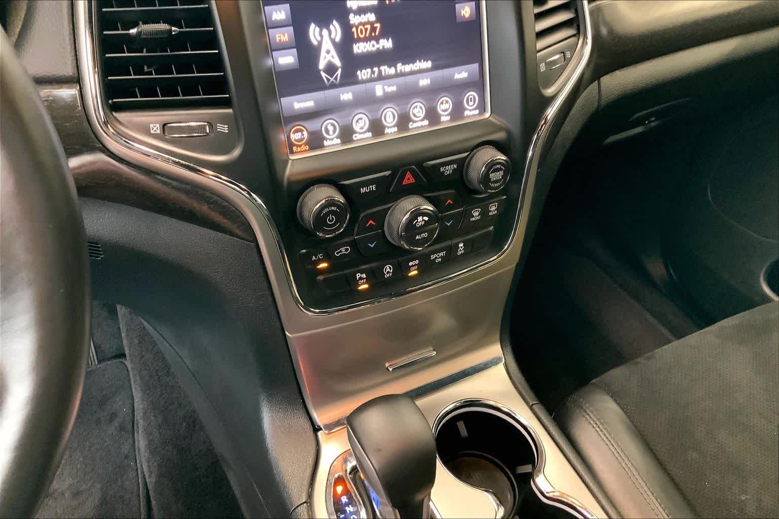 Used 2018 Bright White Clearcoat Jeep Altitude image 26