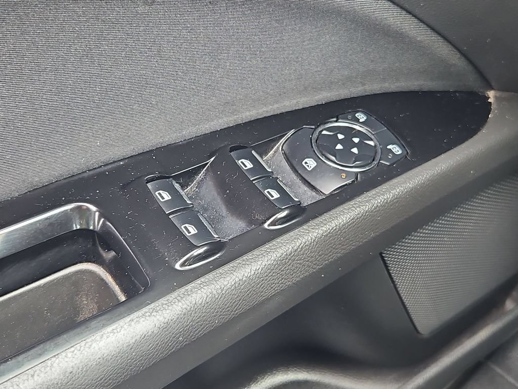 Used 2014 Blue Metallic Ford SE image 11