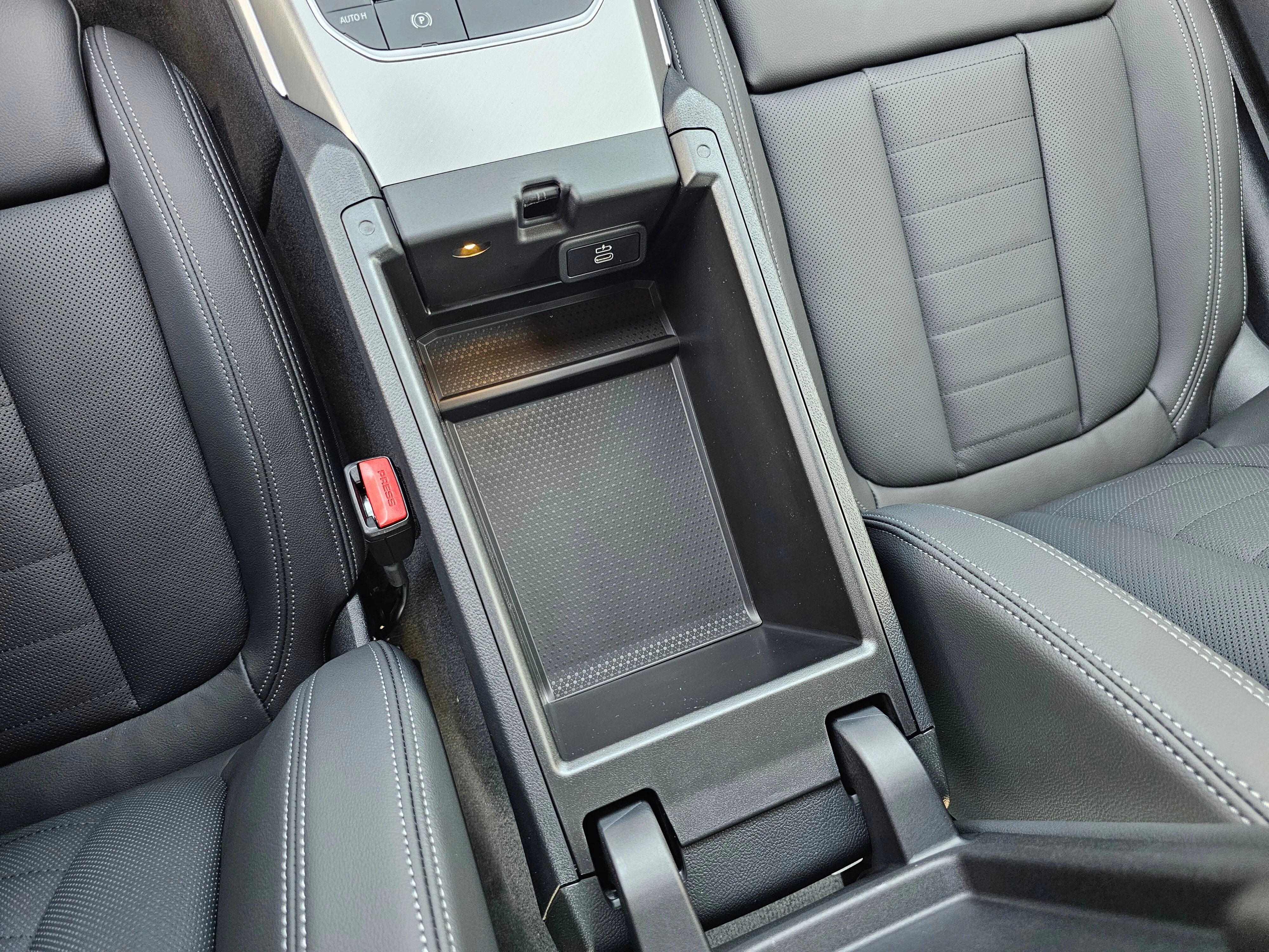 2026 BMW 4 Series M440i - Photo 23