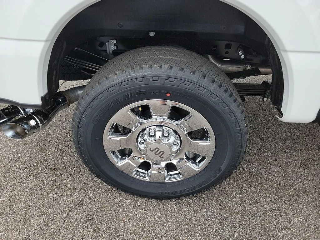 New 2026 Star White Metallic Tri-Coat Ford F-350® King Ranch® image 7
