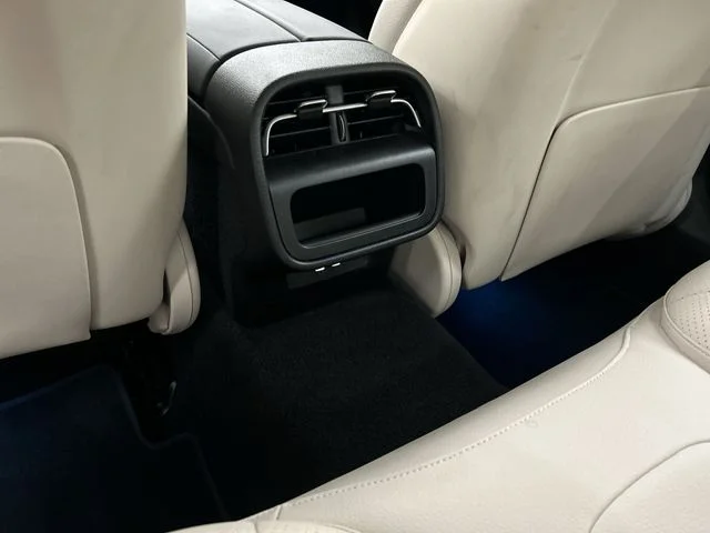 2025 Mercedes-Benz E-Class E350 - Photo 22