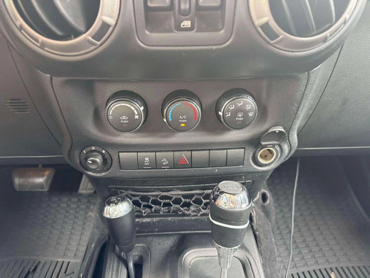 Used 2015 Black Clearcoat Jeep Sport image 32