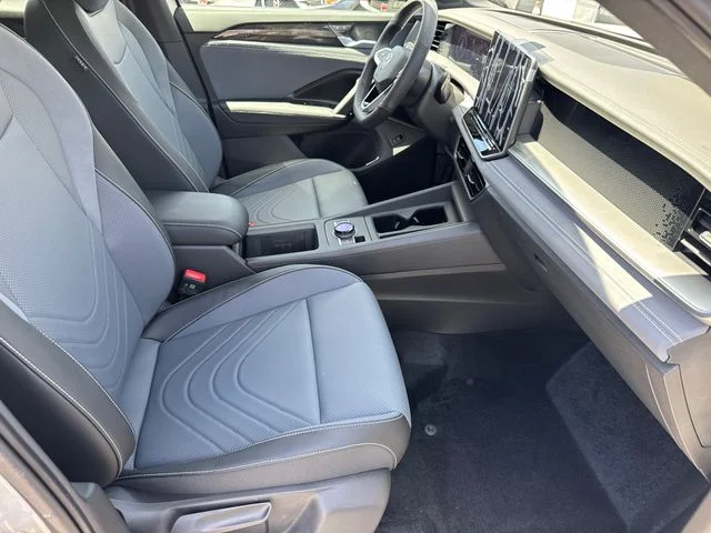 New 2026 Sandstone Volkswagen 2.0T SE R-Line Black image 25