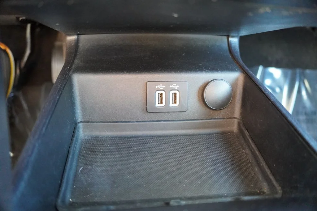 Used 2020 Blue Ford SE image 26