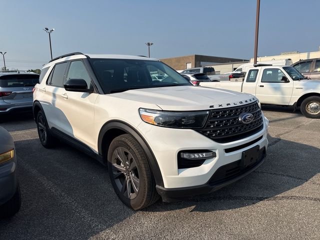 Used 2024 White Metallic Ford XLT image 7