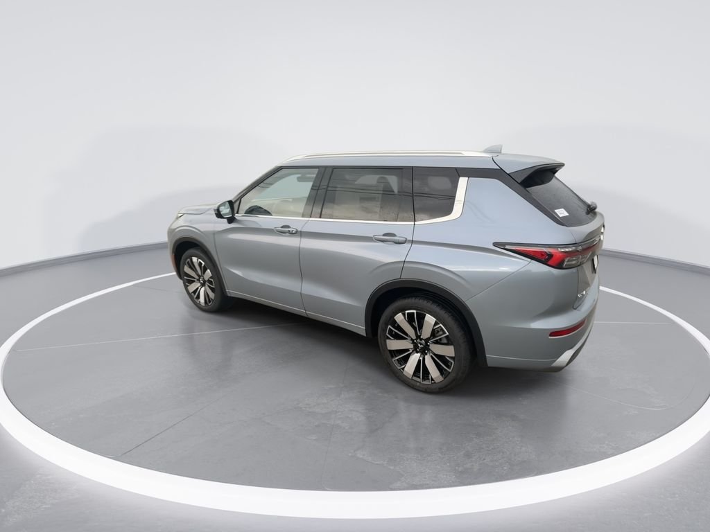 New 2026 Gray Mitsubishi SEL image 6