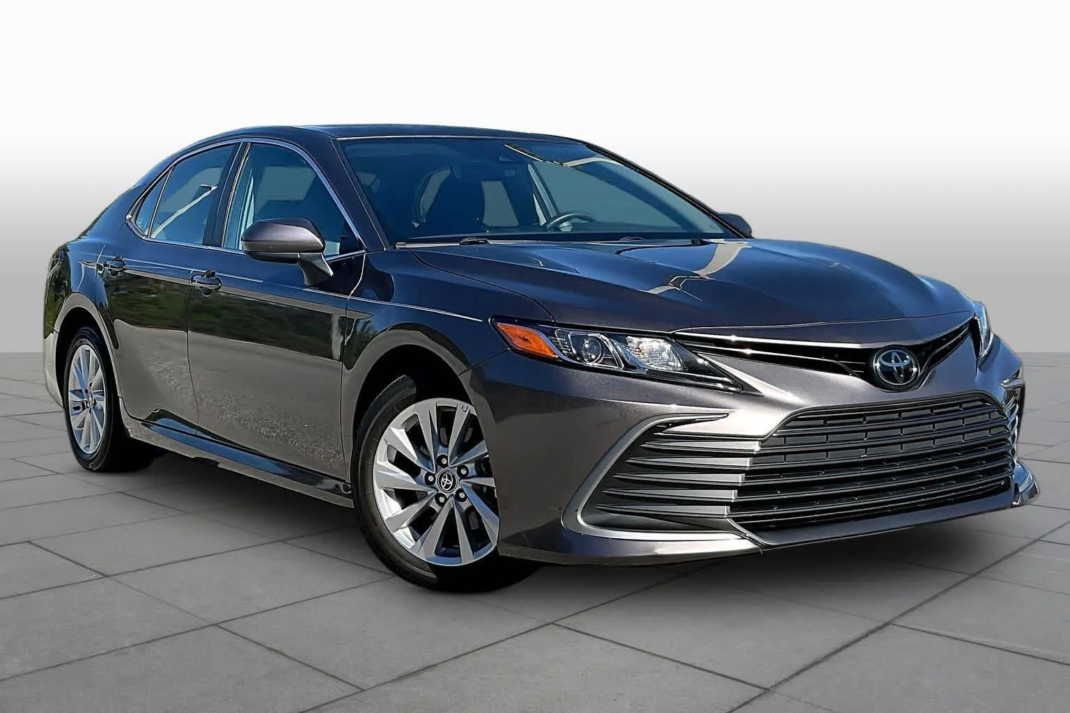 Used 2024 Predawn Gray Mica Toyota LE image 3