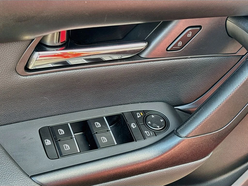 2025 Mazda CX-50 Premium Plus - Photo 18