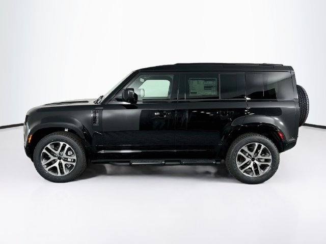 New 2026 Black Land Rover X-Dynamic SE image 8