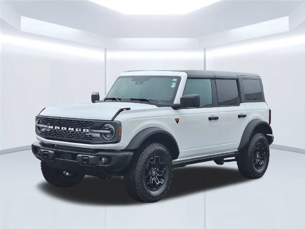 New 2026 Oxford White Ford Badlands® image 2