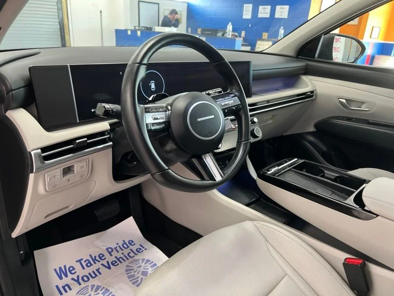 Used 2025 Gray Hyundai SEL Convenience image 15