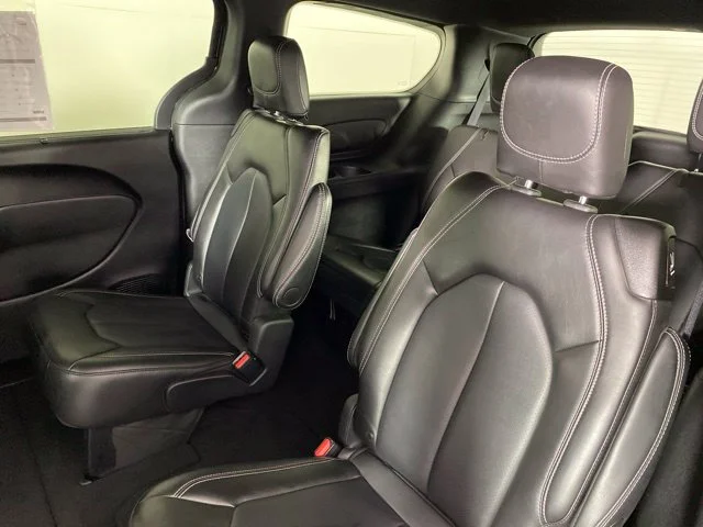 Used 2026 Black Chrysler Select image 32