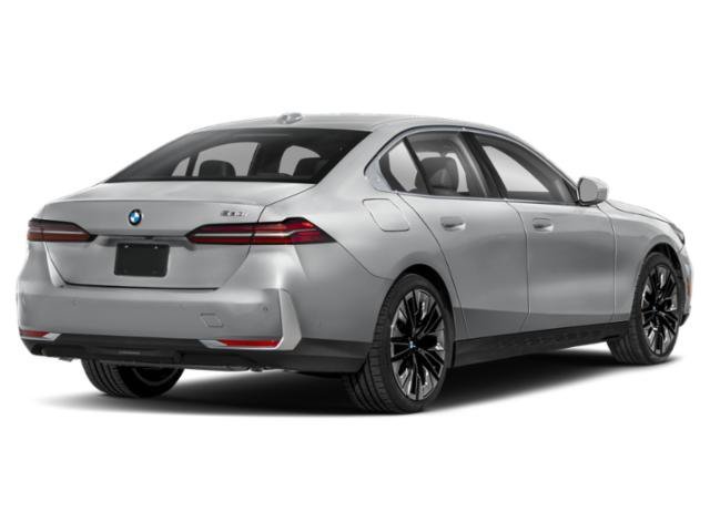 Used 2026 Oxide Gray Metallic BMW 530i image 2
