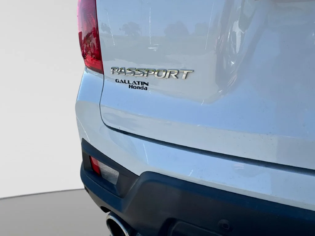Used 2022 White Honda EX-L image 18