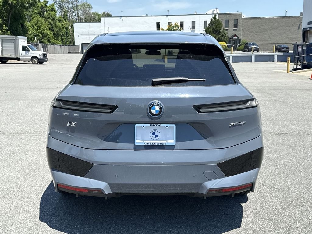 Certified Used 2024  BMW xDrive50 image 23