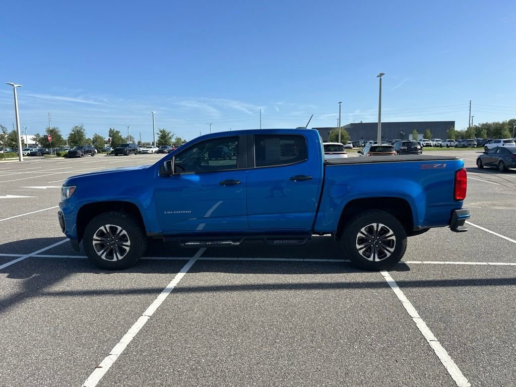 Used 2022 Blue Chevrolet Z71 image 13