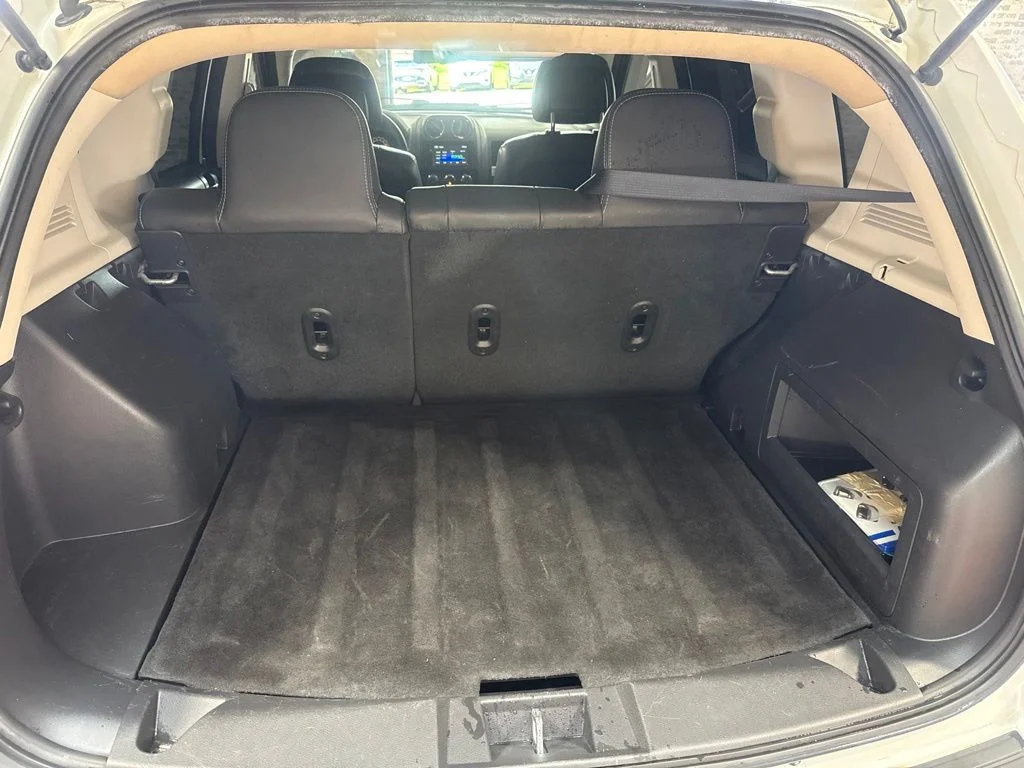 Used 2015 Bright White Clearcoat Jeep Sport image 13