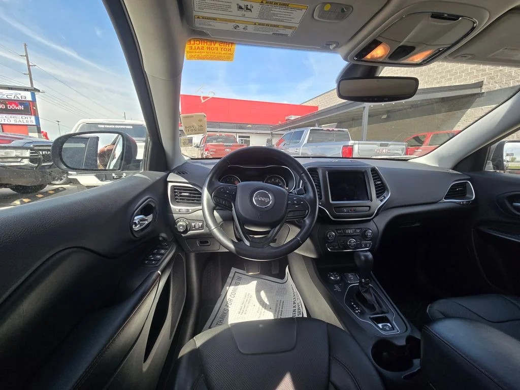 Used 2019 Diamond Black Jeep Trailhawk image 9