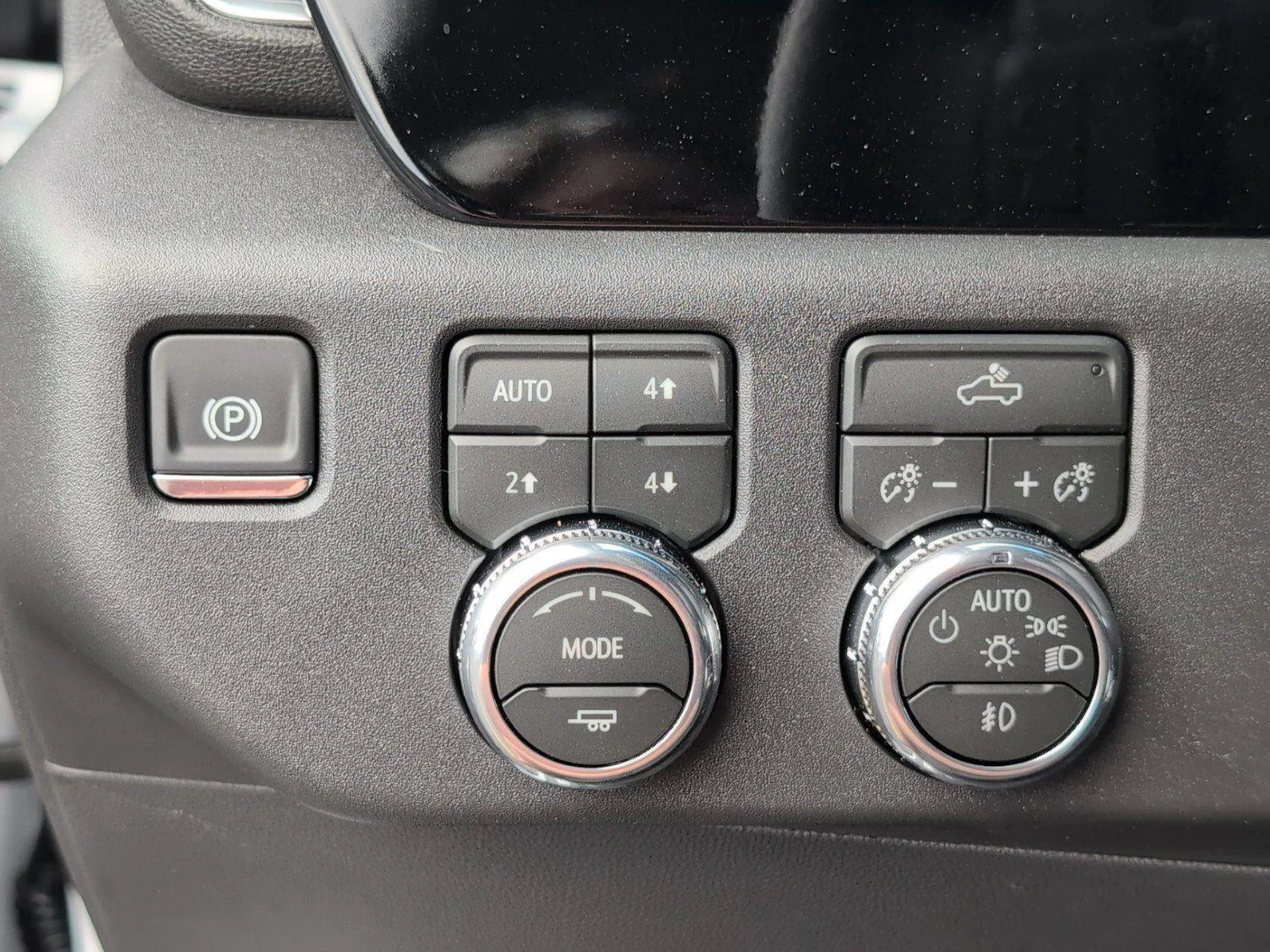 New 2026 Summit White GMC Elevation image 31