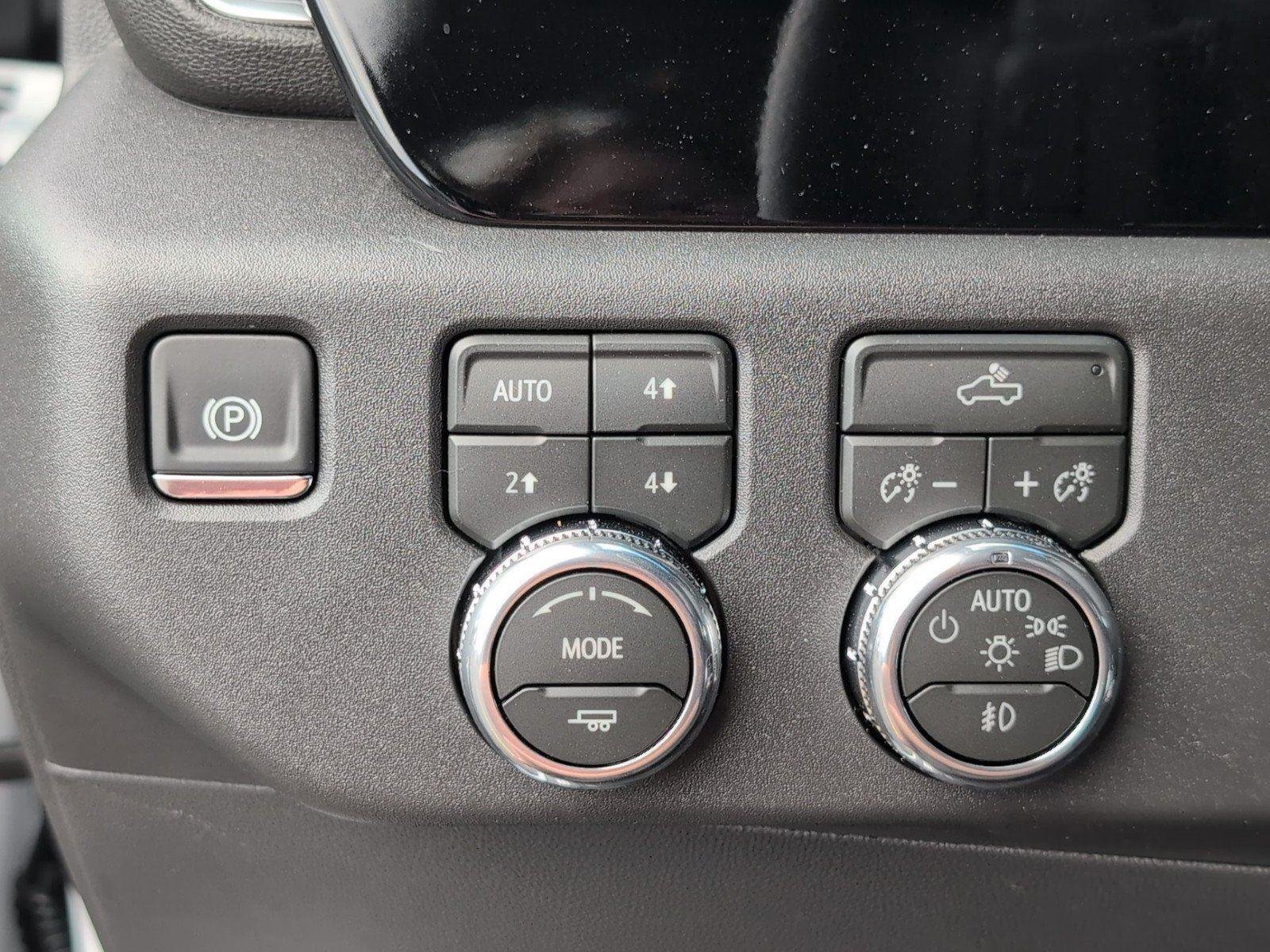 New 2026 Summit White GMC Elevation image 31