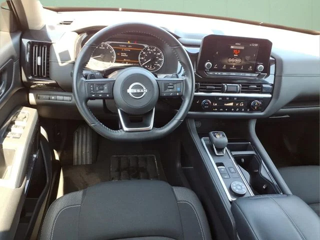 Used 2024 White Nissan SV image 18