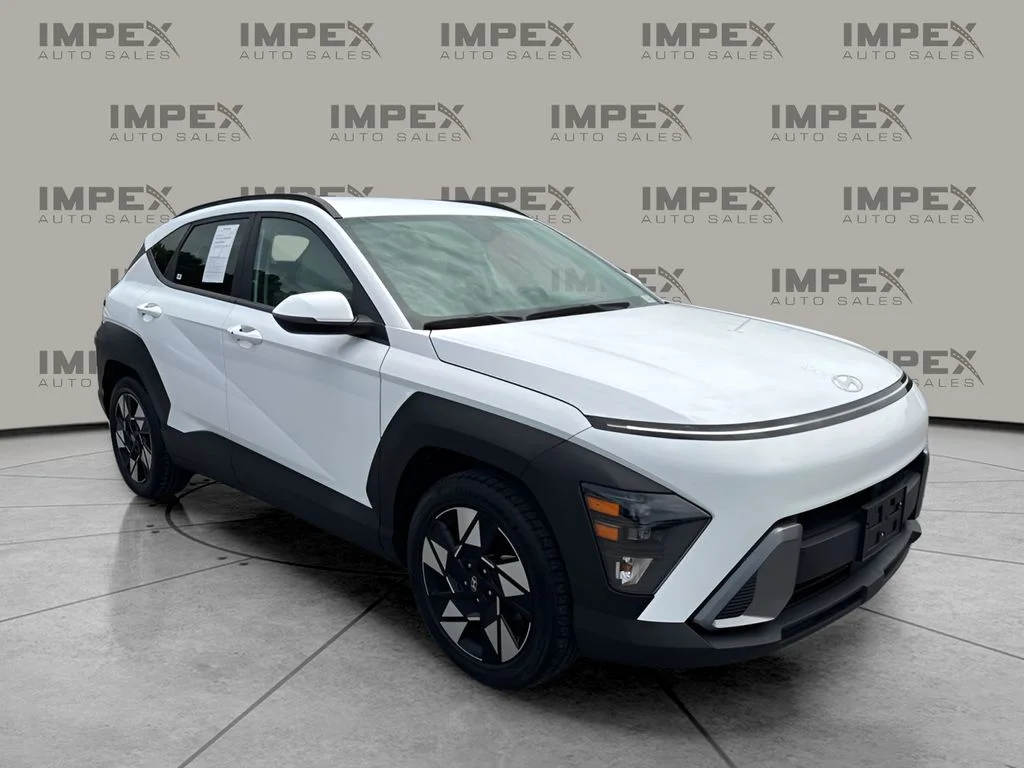 Used 2024 White Hyundai SEL image 7