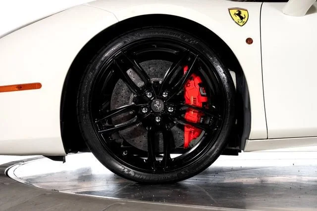 Used 2016 Bianco Avus Ferrari  image 18