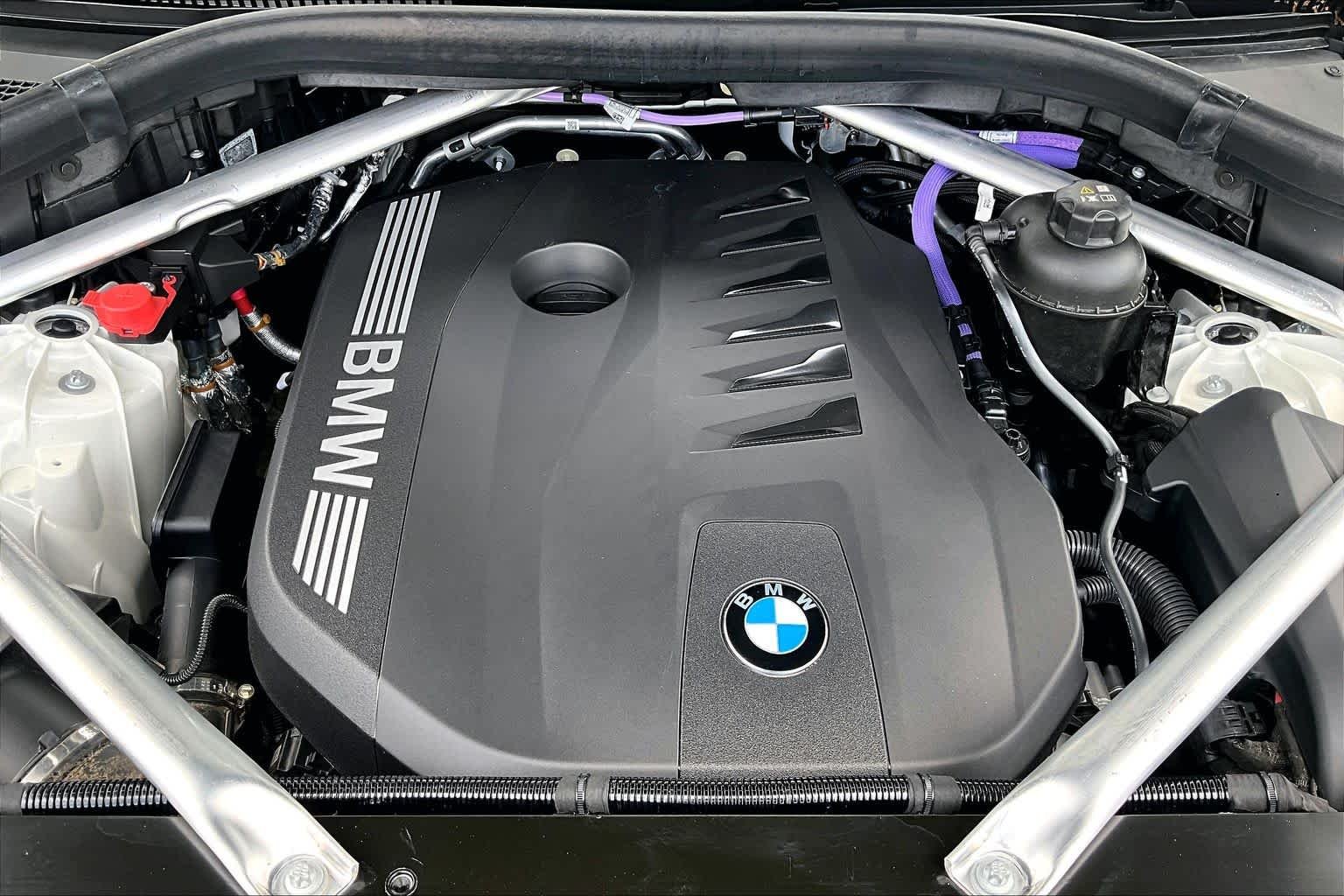 Used 2024 Alpine White BMW xDrive40i image 33