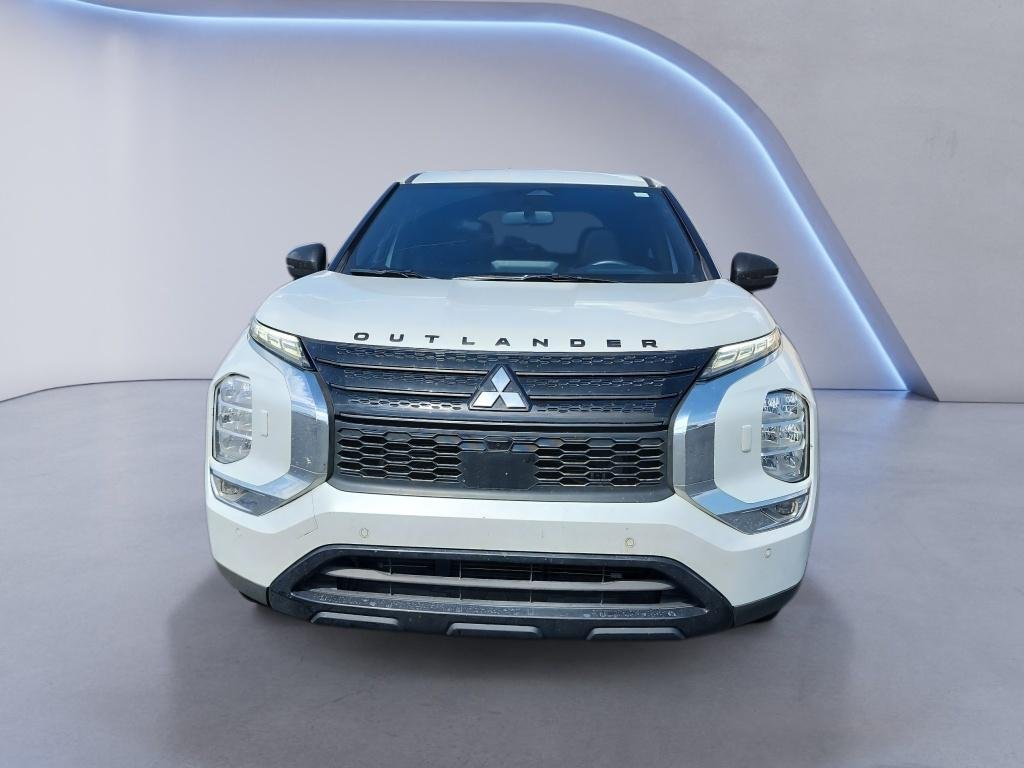 Used 2024 White Diamond Mitsubishi SE Black Edition w/Pano Roof image 2