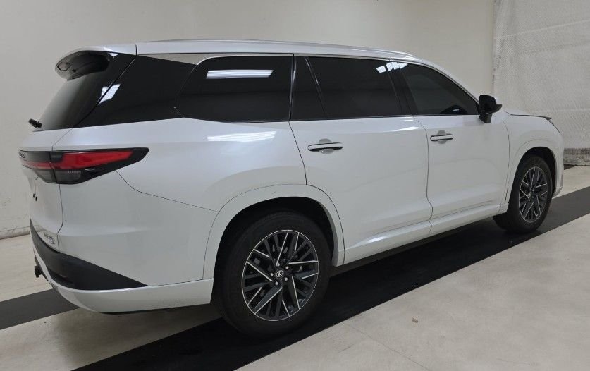 Used 2024 Lexus TX 350 with VIN 5TDAAAB6XRS007881 for sale in Kansas City