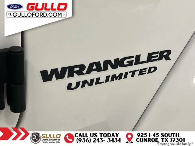Used 2017 Bright White Clearcoat Jeep Unlimited Sahara image 28