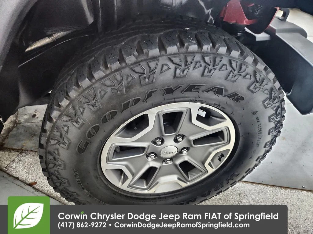Used 2018 Red Jeep Rubicon image 31